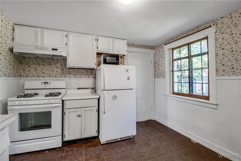 Tiny photo for 31 N Ellicott Street, Amherst, NY 14221 (MLS # B1660671)