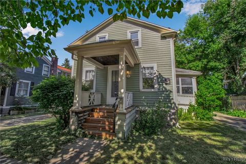 Tiny photo for 31 N Ellicott Street, Amherst, NY 14221 (MLS # B1660671)