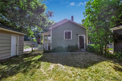 Tiny photo for 31 N Ellicott Street, Amherst, NY 14221 (MLS # B1660671)