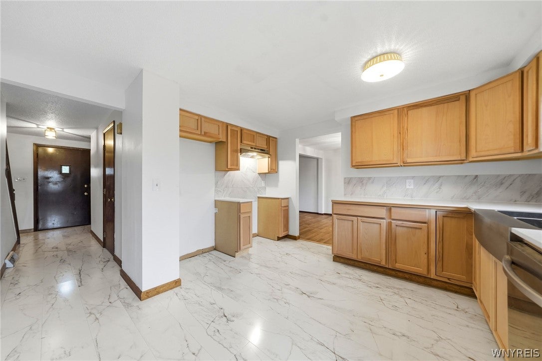 48 Foxhunt Road