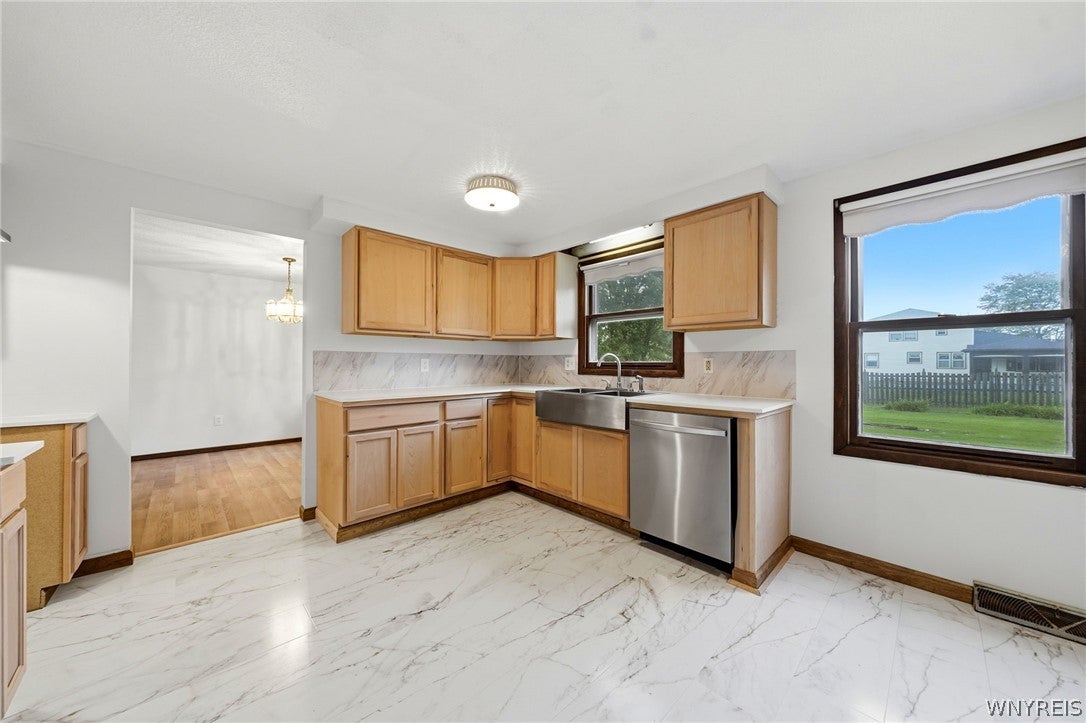 48 Foxhunt Road