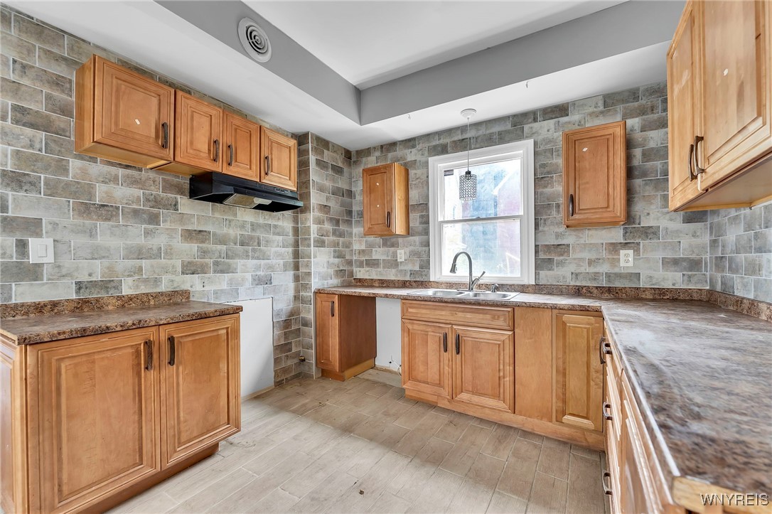 33 Lafayette Avenue