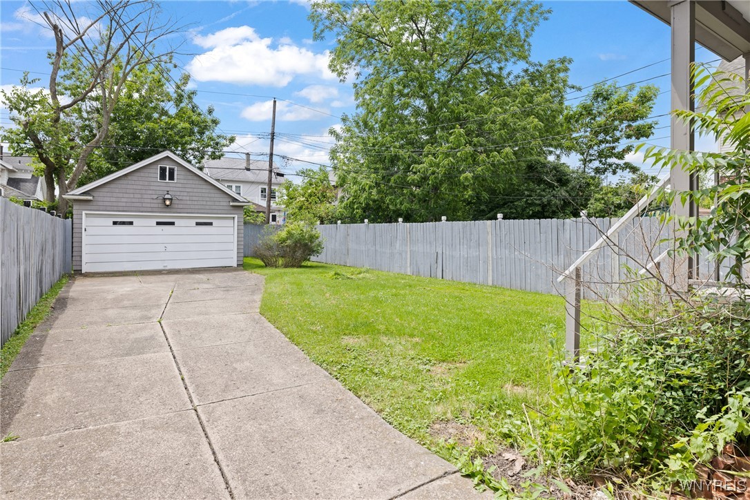 805 Amherst Street