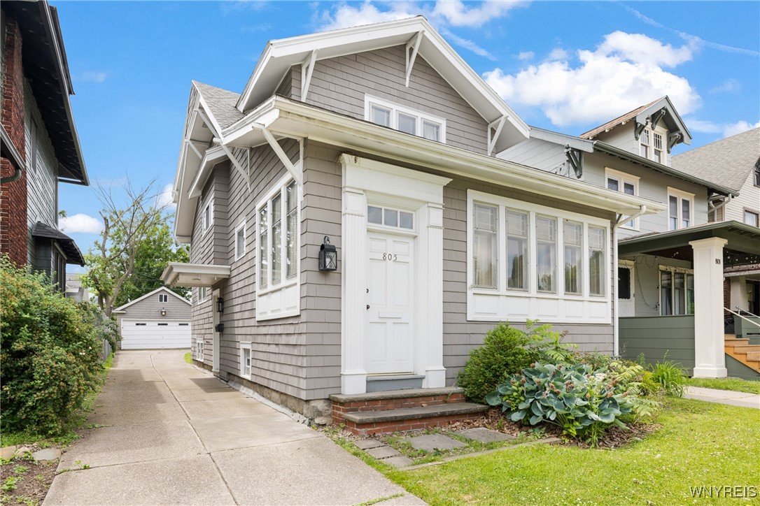 805 Amherst Street