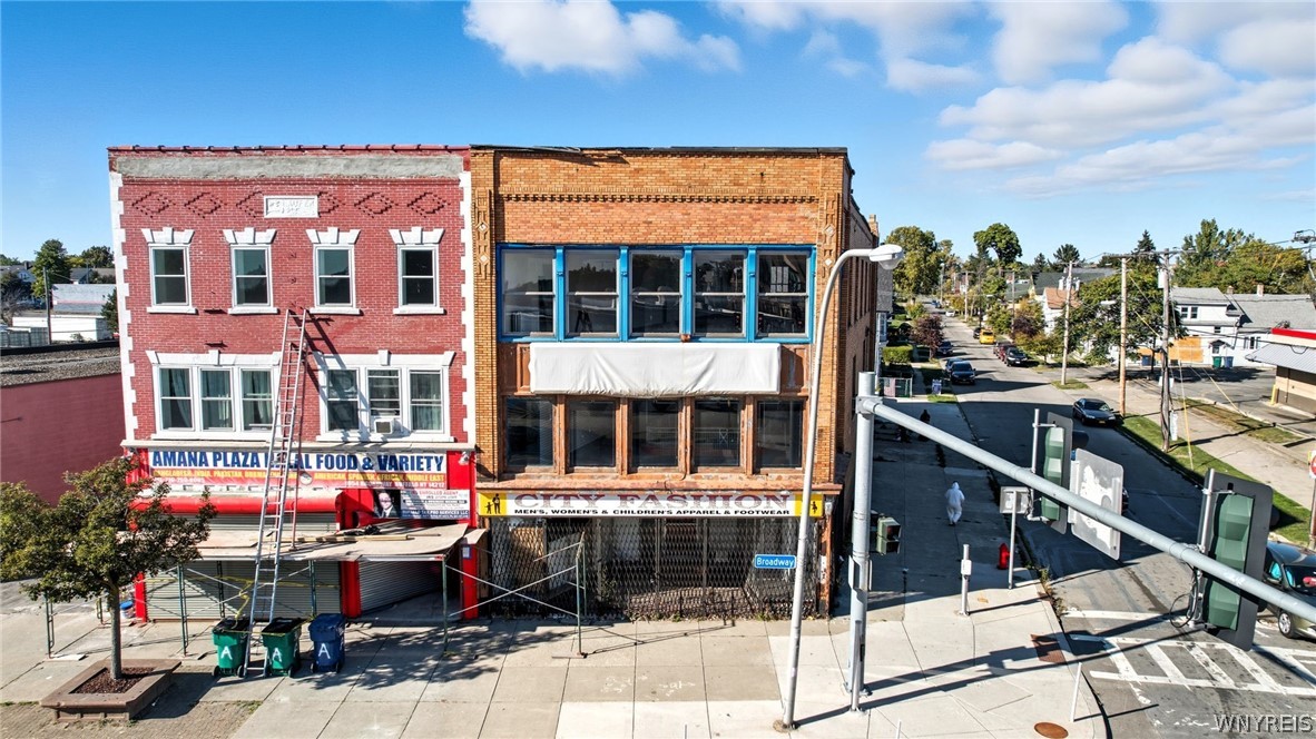 1058 Broadway Street
