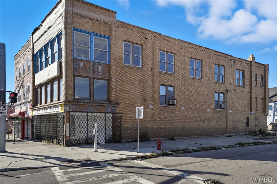 1058 Broadway Street