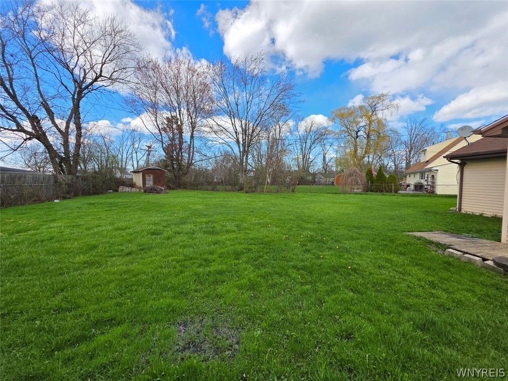 Photo of 24 La Salle Court, Grand Island, NY 14072 (MLS # B1674354)