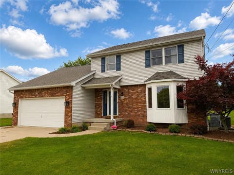 Homes For Sale - 1132 Penora Street<br/> Lancaster, NY 14043