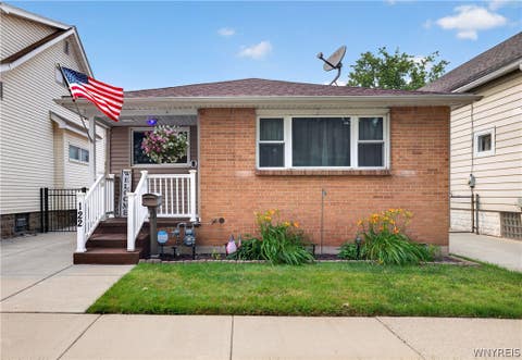 Homes For Sale - 122 Ryan Street<br/> Buffalo, NY 14210