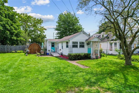Homes For Sale - 1595 Franklin Street<br/> Newfane, NY 14126