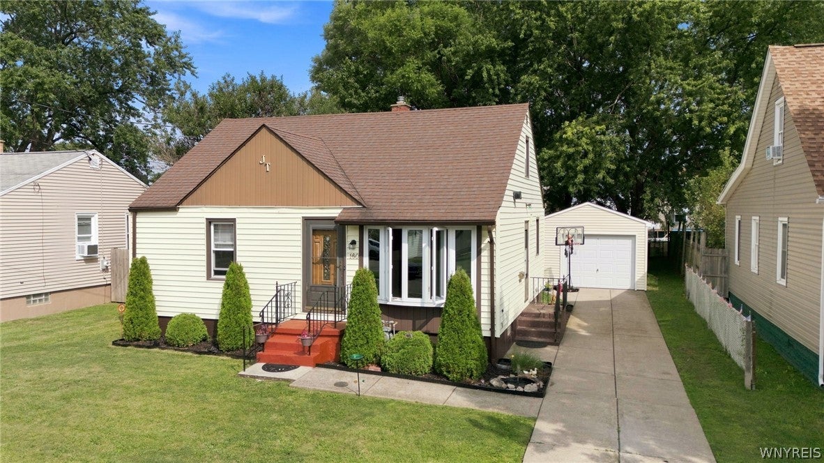160 Clover Place