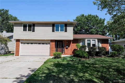 Photo of 41 Mahogany Drive, Amherst, NY 14221 (MLS # B1705480)