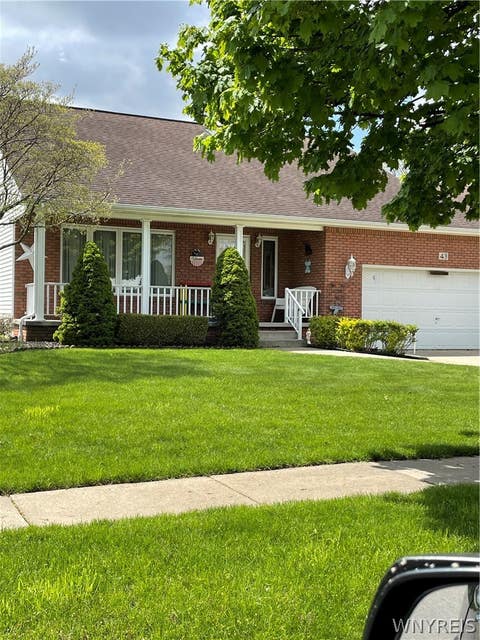 Homes For Sale - 43 Garnet Drive<br/> Cheektowaga, NY 14227
