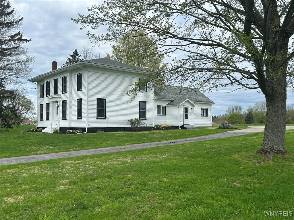 7310 Milestrip Road, Orchard Park, New York image 2