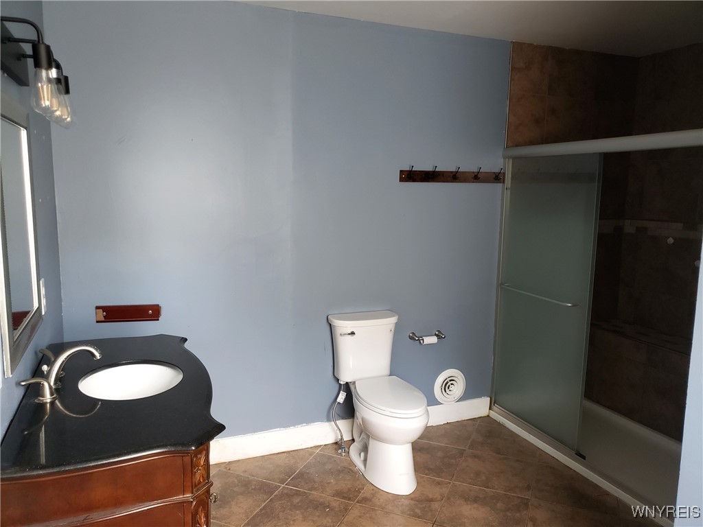 Hartland, New York 14105, United States, 4 Bedrooms Bedrooms, ,2 BathroomsBathrooms,Residential,Active,199414