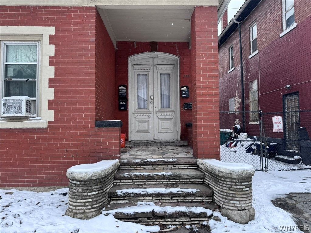Photo of 856 Niagara Street #Upper Front, Buffalo, NY 14213 (MLS # B1667643)