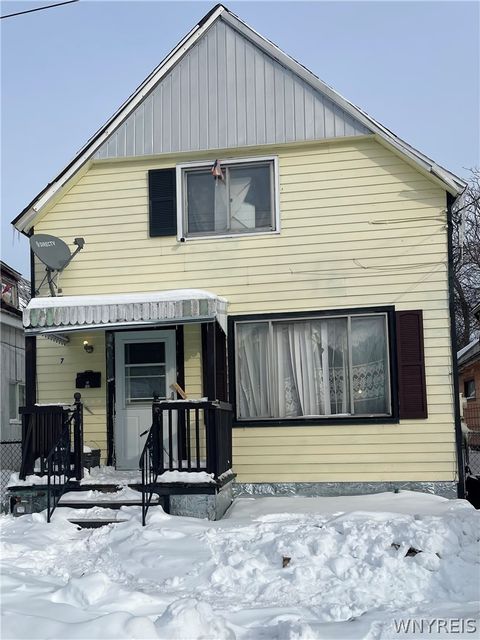 Photo of 7 Krupp Avenue, Buffalo, NY 14212 (MLS # B1661727)