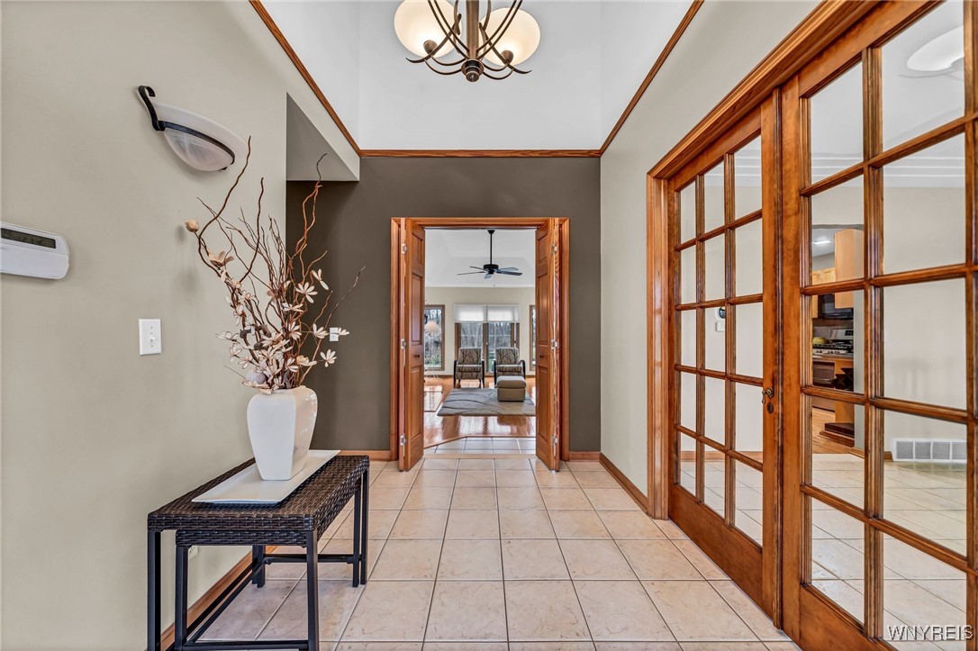 8175 Roseville Lane, Clarence, New York image 3