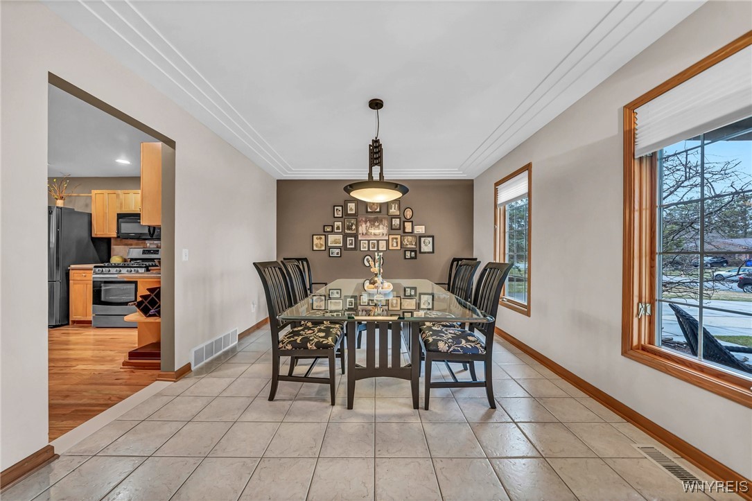 8175 Roseville Lane, Clarence, New York image 14