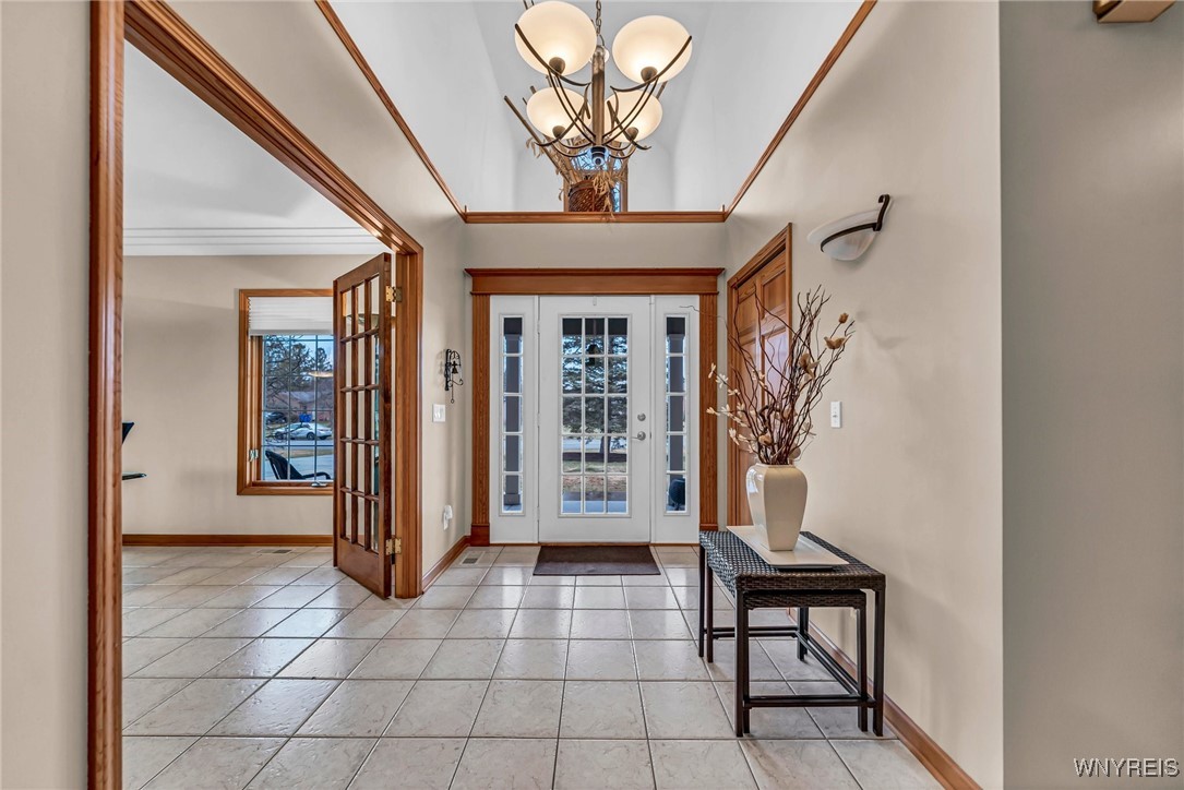 8175 Roseville Lane, Clarence, New York image 2