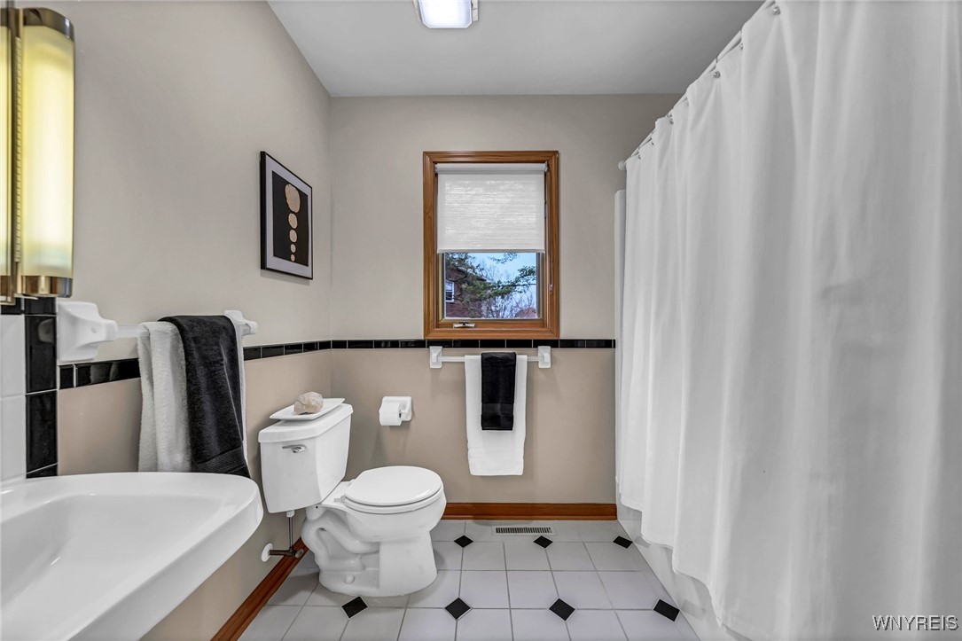 8175 Roseville Lane, Clarence, New York image 22