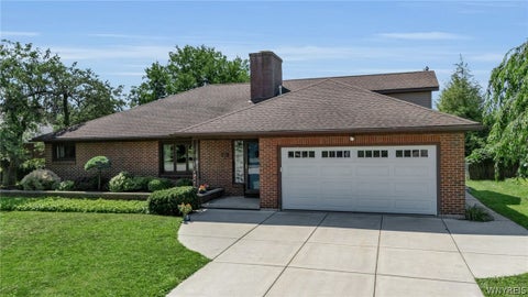 Photo of 55 Lake Ledge Drive, Amherst, NY 14221 (MLS # B1704666)