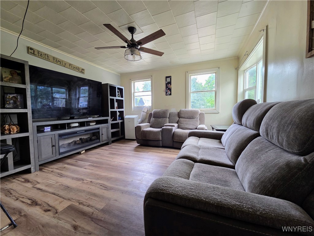 Albion, New York 14411, United States, 4 Bedrooms Bedrooms, ,1 BathroomBathrooms,Residential,Active,196218