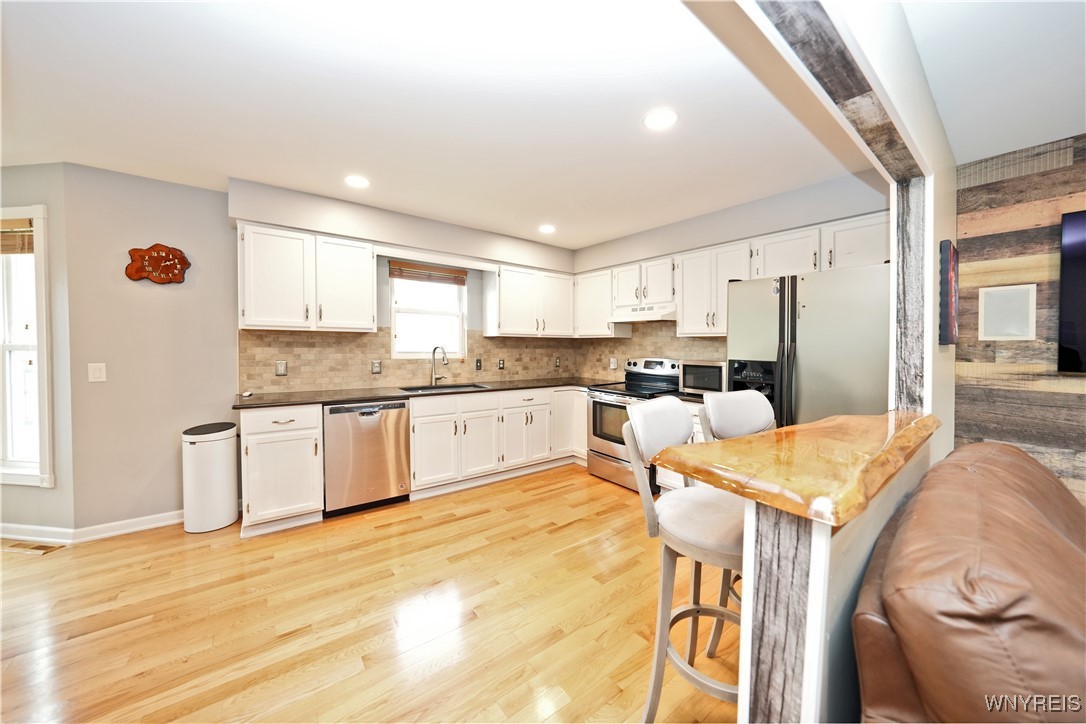 4302 Manor Lane, Hamburg, New York image 4