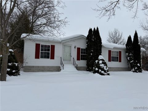 Tiny photo for 90 Rainbow Park, Wilson, NY 14301 (MLS # B1660651)