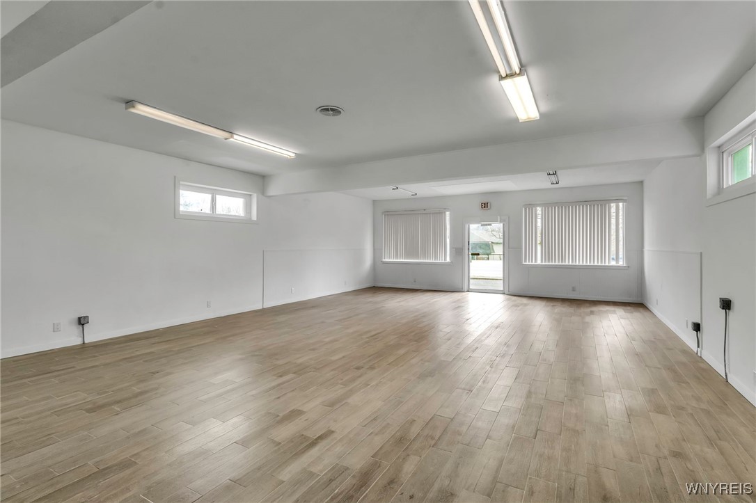 12482 Broadway Street, Alden, New York image 34