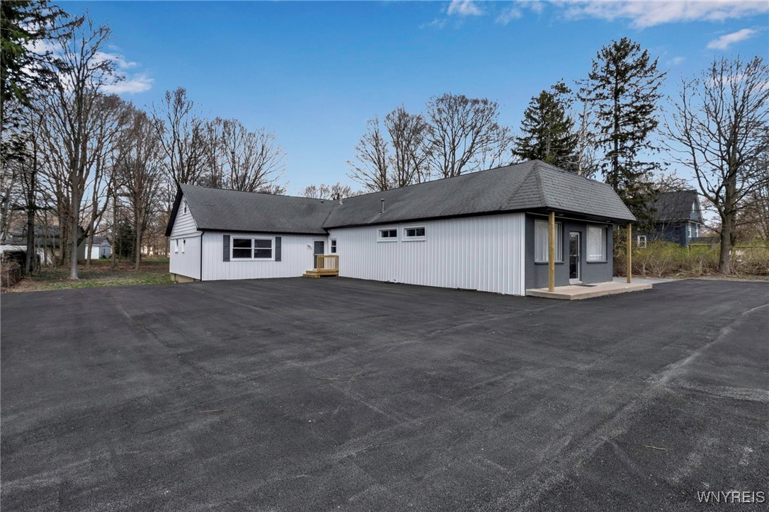 12482 Broadway Street, Alden, New York image 4