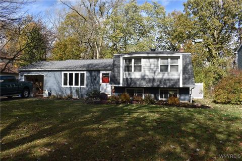 Photo of 129 Lyrae Drive, Amherst, NY 14068 (MLS # B1647112)