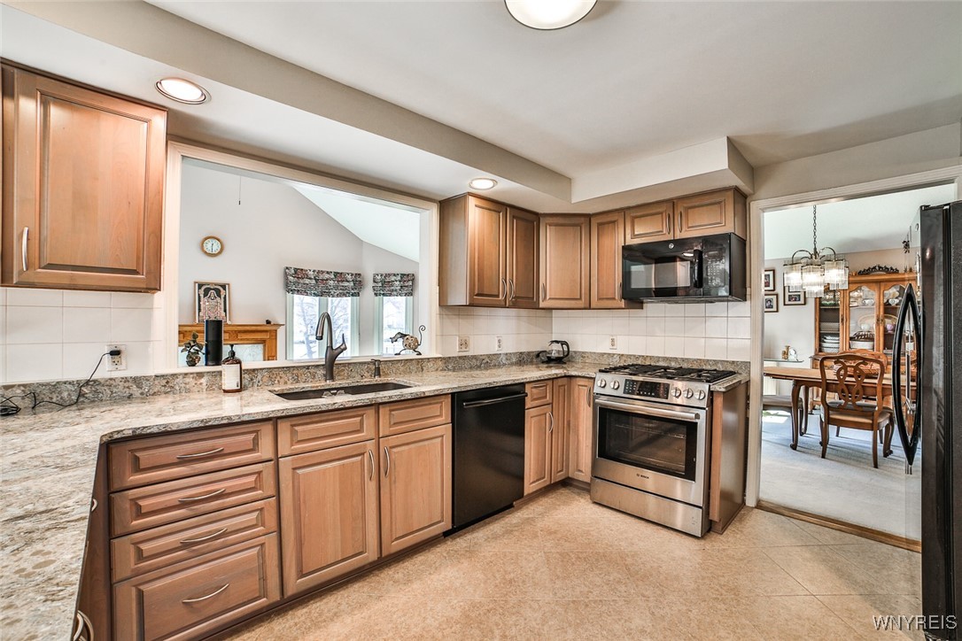 61 King Anthony Way, Amherst, New York image 17