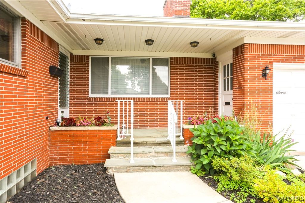 Photo of 11 Hunting Road, Cheektowaga, NY 14215 (MLS # B1701792)