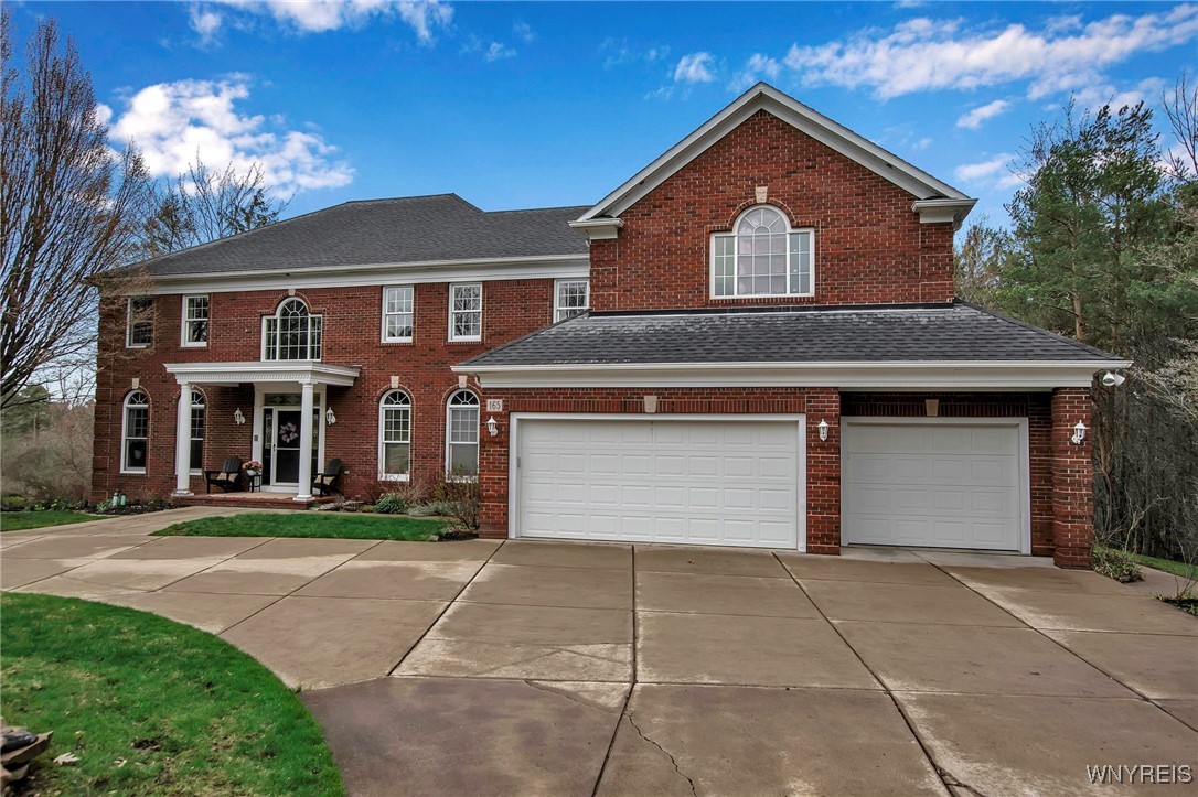 165 Fox Meadow Lane, Orchard Park, New York image 2
