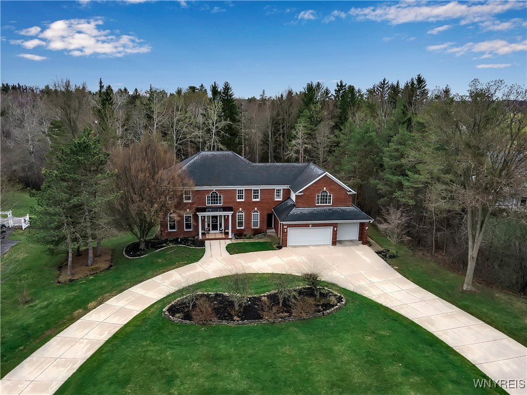 165 Fox Meadow Lane, Orchard Park, New York image 3