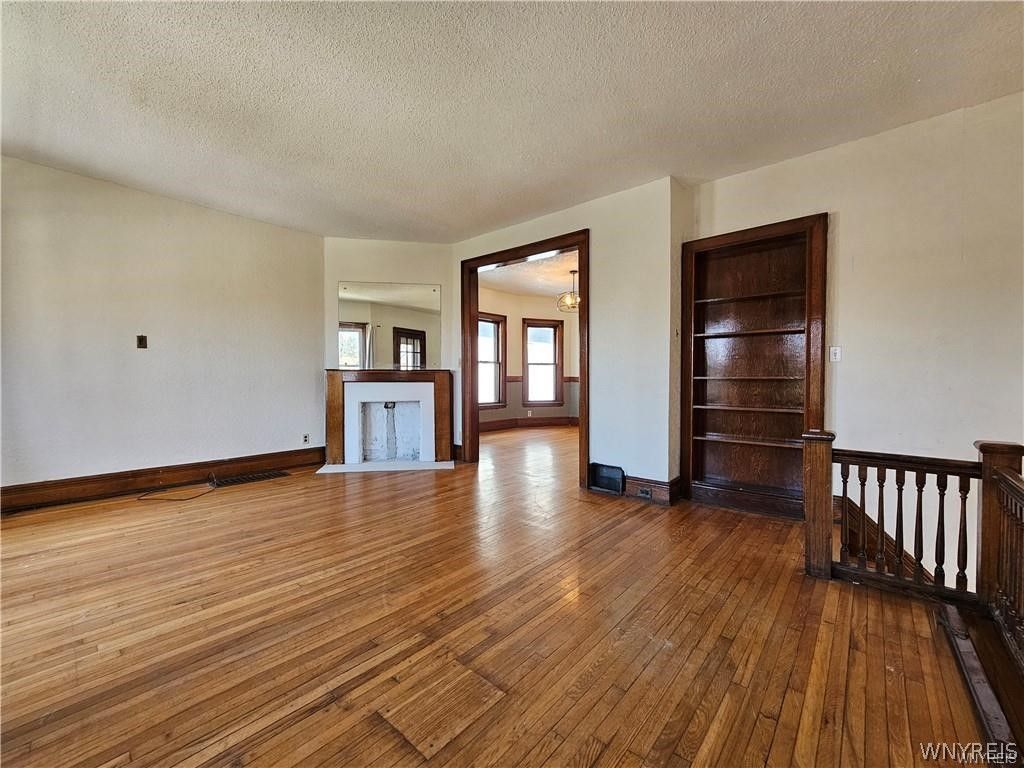 Photo of 891 Richmond Avenue #Upper, Buffalo, NY 14222 (MLS # B1666710)