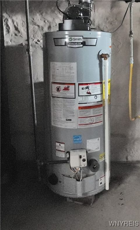 Tiny photo for 236 Weimar Street, Buffalo, NY 14206 (MLS # B1655615)