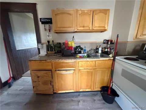 Tiny photo for 2722 Monroe Avenue, Niagara Falls, NY 14303 (MLS # B1702171)