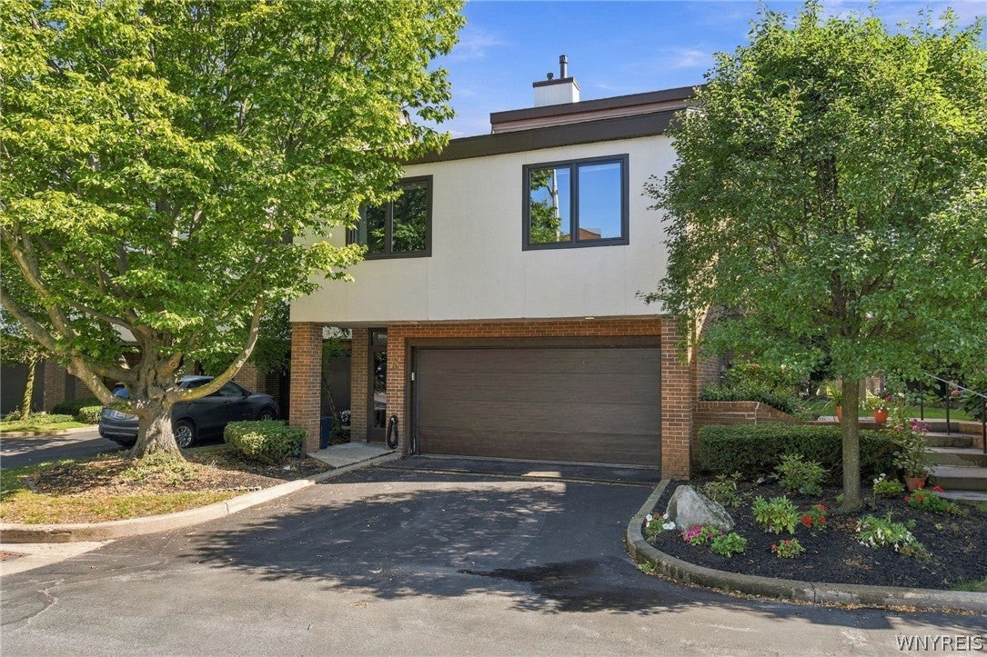 10 Harbour Pointe
