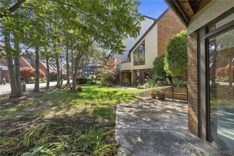 Tiny photo for 10 Harbour Pointe Cmn, Buffalo, NY 14202 (MLS # B1715148)