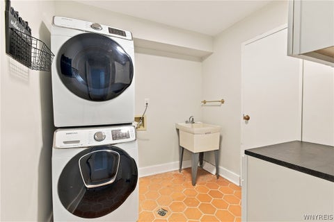 Tiny photo for 10 Harbour Pointe Cmn, Buffalo, NY 14202 (MLS # B1715148)