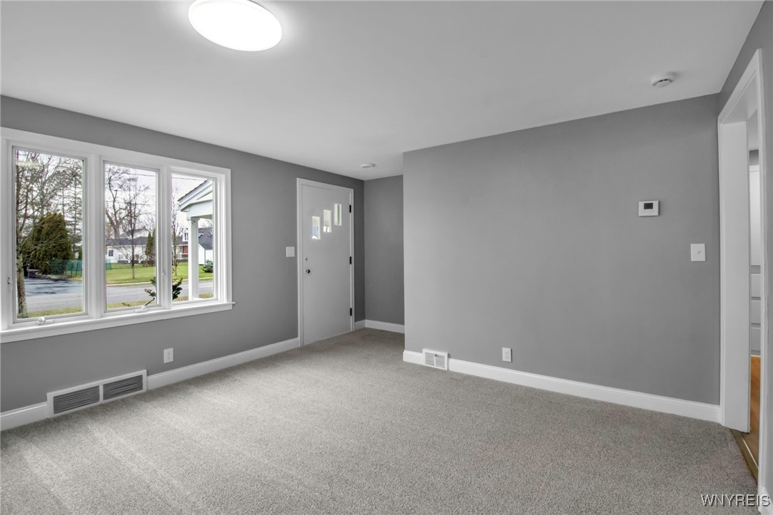 6085 Eastwood Road, Clarence, New York image 7