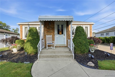 Tiny photo for 970 Riverview Boulevard, Tonawanda, NY 14150 (MLS # B1702039)