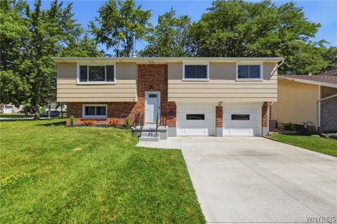 Photo of 35 Tomcyn Drive, Amherst, NY 14221 (MLS # B1711745)