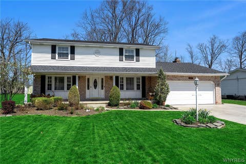 Homes For Sale - 1919 Webb Road<br/> Grand Island, NY 14072