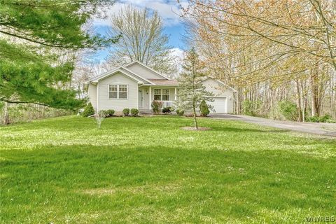 Photo of 9 Gilmore Road, Clarkson, NY 14420 (MLS # B1679099)