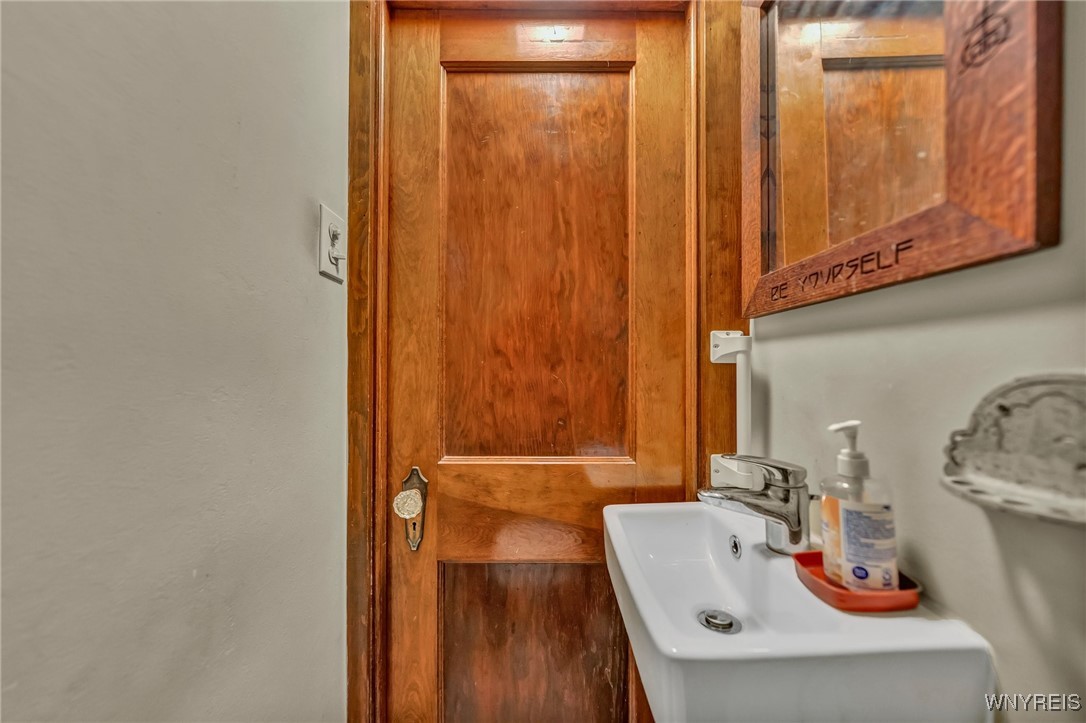 9534 Jennings Road, Eden, New York image 36