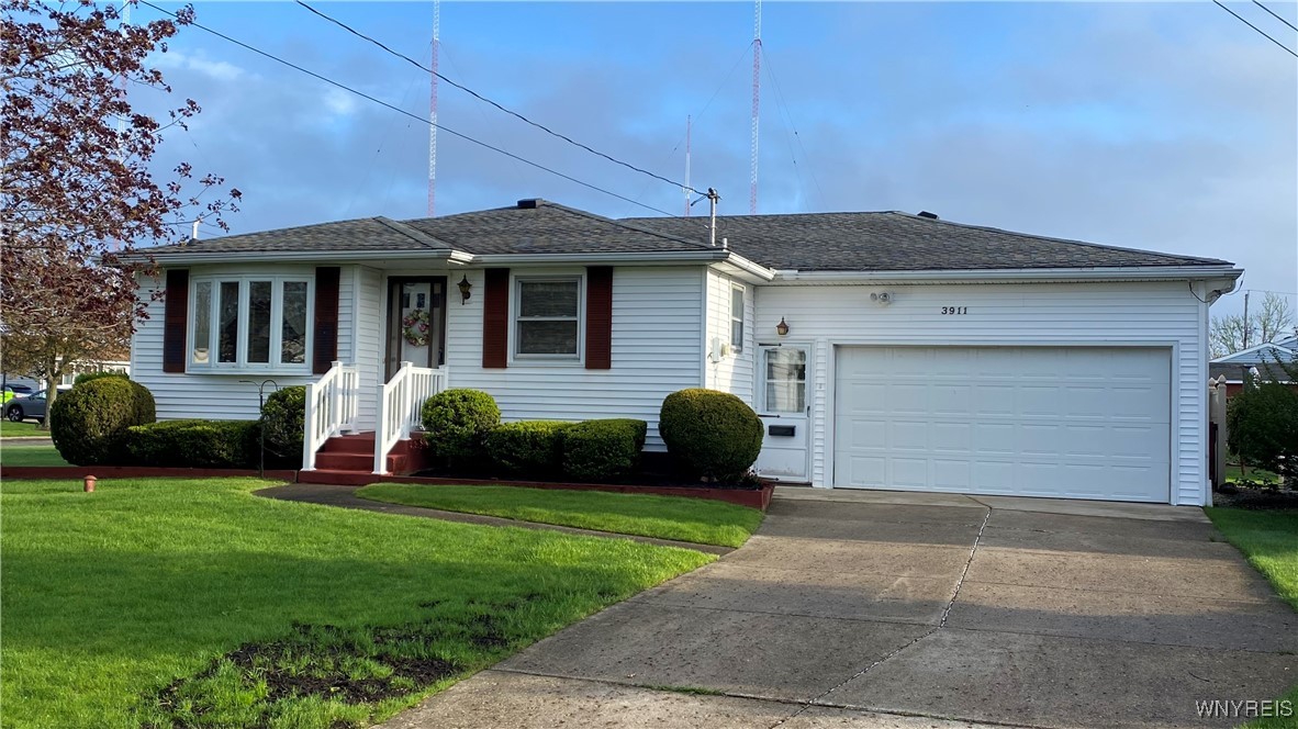 3911 Brian Court, Hamburg, New York image 1