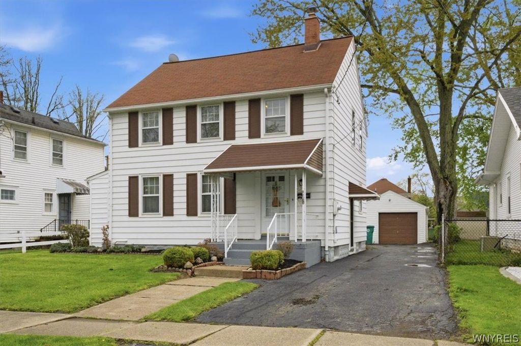 Photo of 908 91st Street, Niagara Falls, NY 14304 (MLS # B1677343)